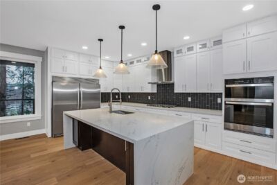 6145 Lake Saint Claire Drive SE, Olympia, WA 98513 - Photo 2