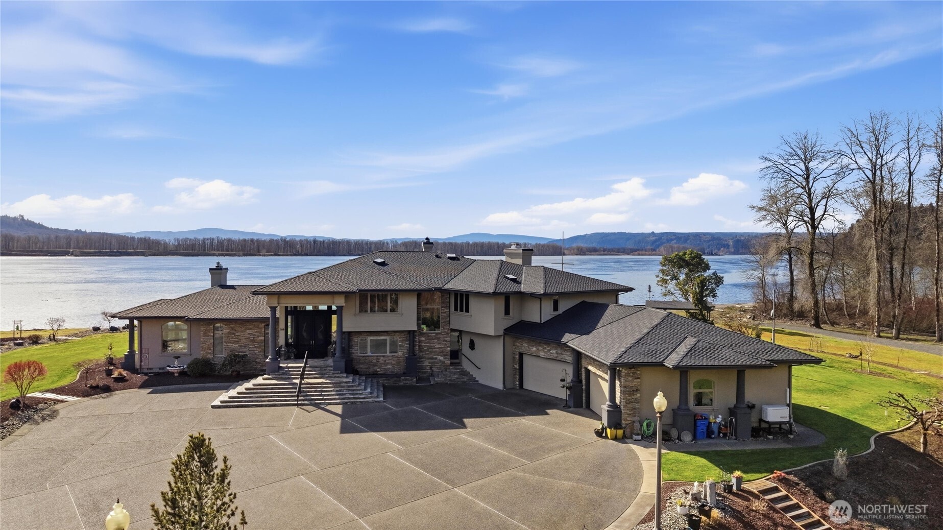 266 Columbia Point Road , Longview, WA 98632