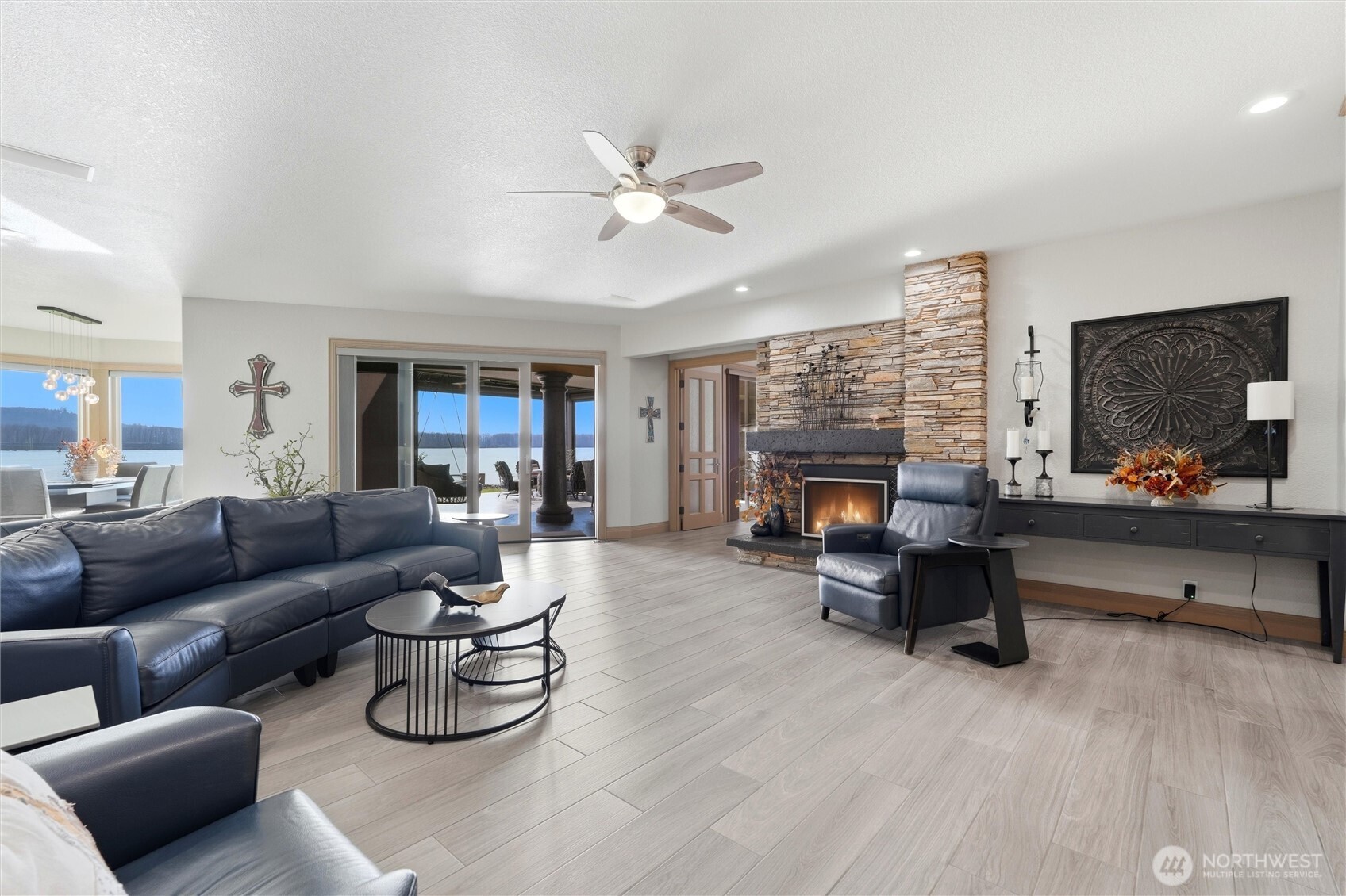 266 Columbia Point Road , Longview, WA 98632