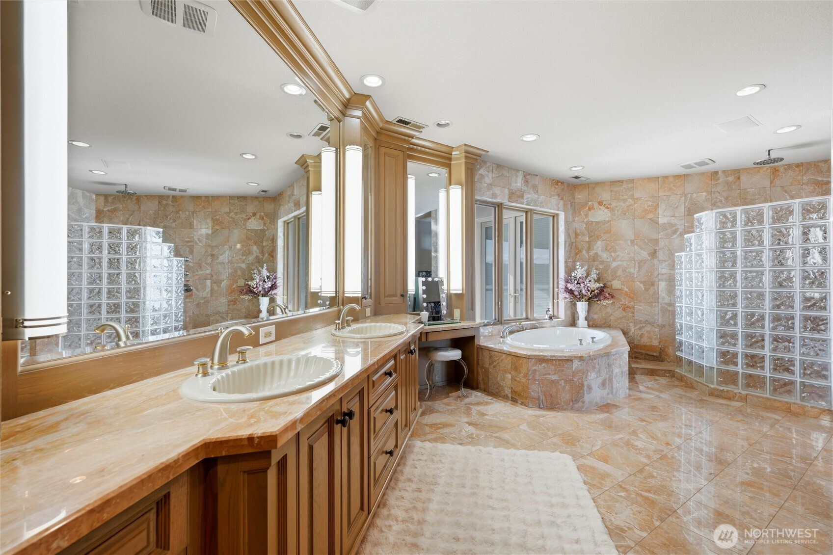 266 Columbia Point Road , Longview, WA 98632