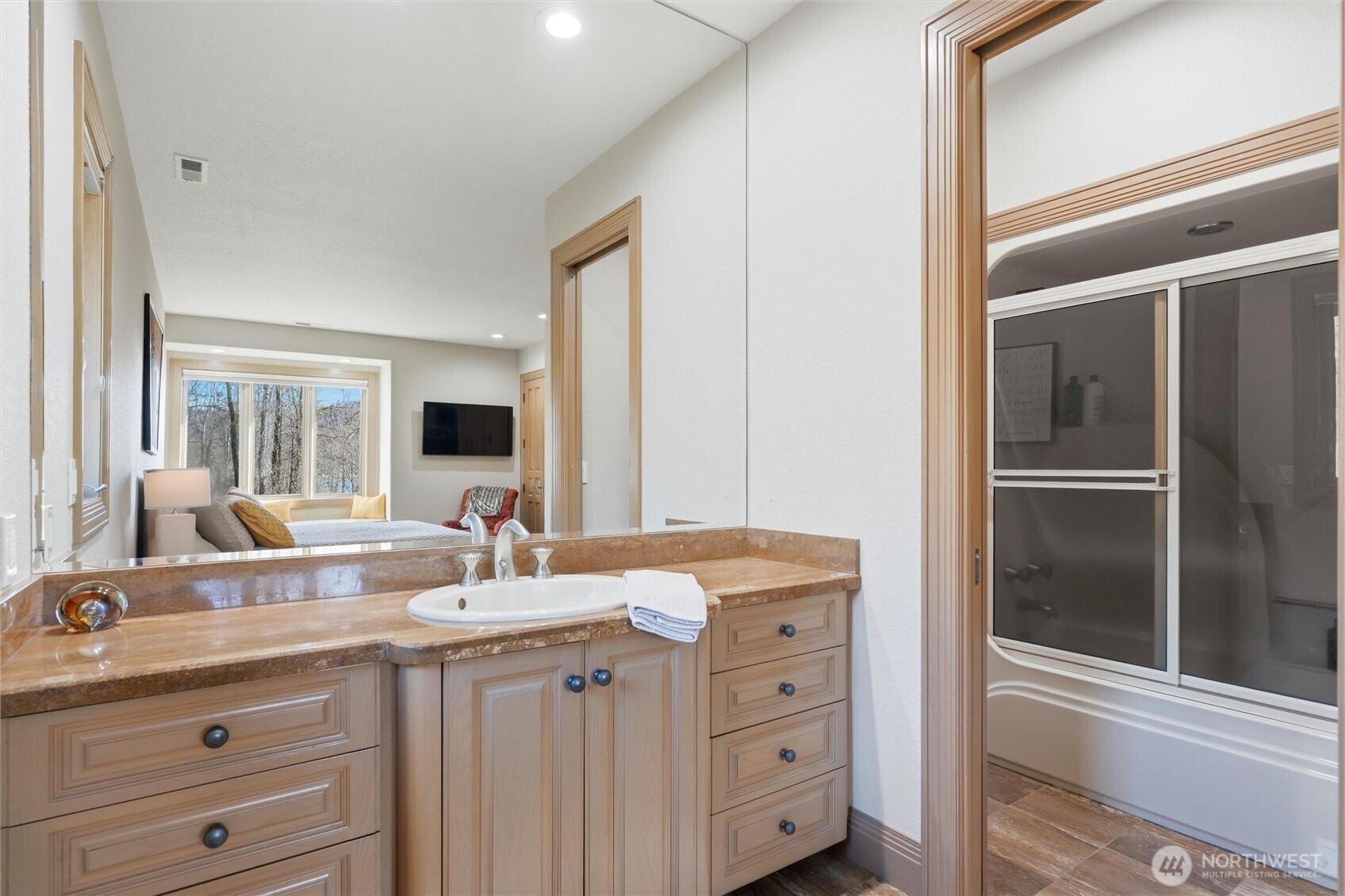 266 Columbia Point Road , Longview, WA 98632