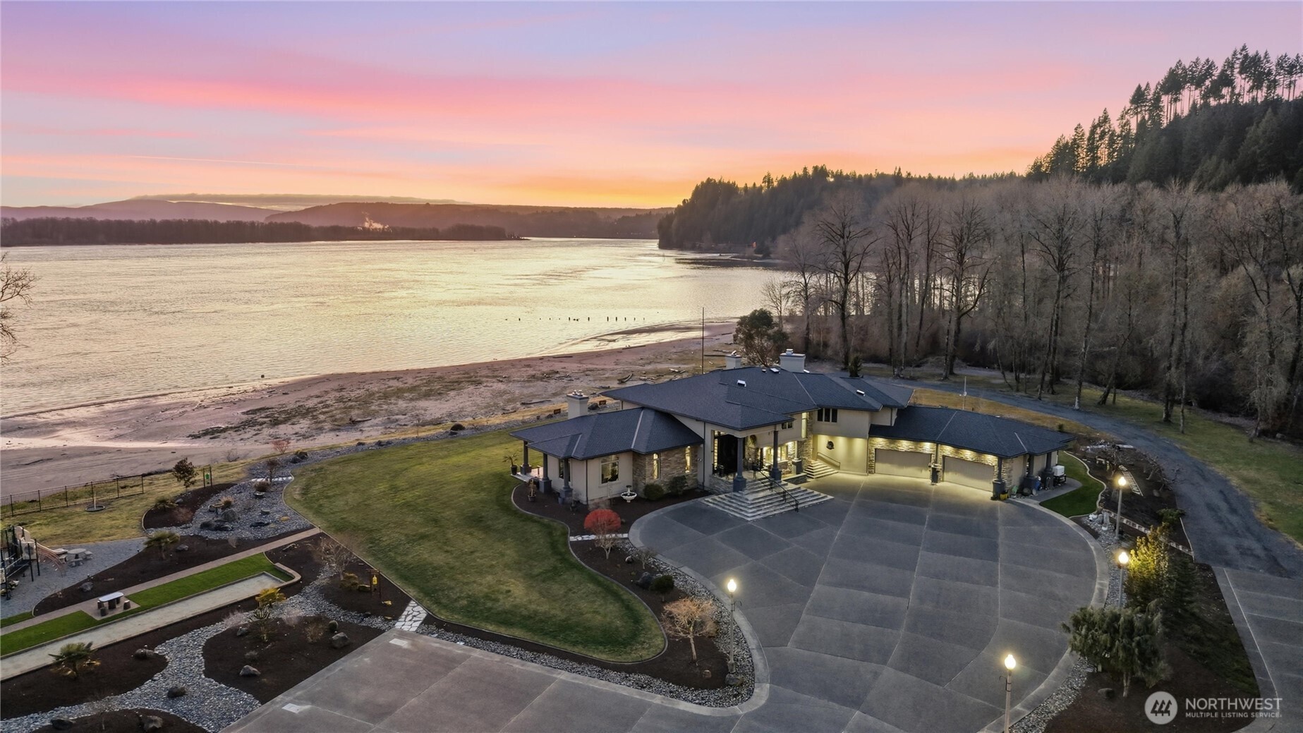 266 Columbia Point Road , Longview, WA 98632