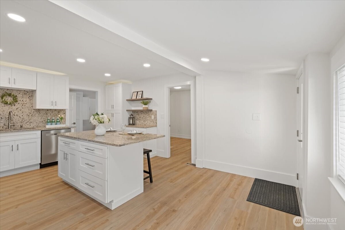 864 S 48th Street , Tacoma, WA 98408