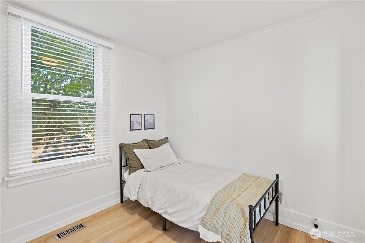 864 S 48th Street , Tacoma, WA 98408