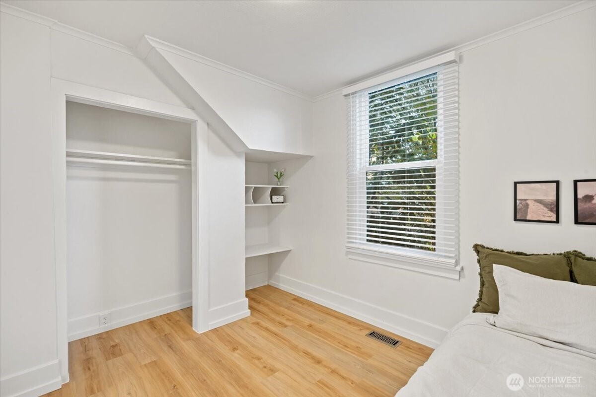 864 S 48th Street , Tacoma, WA 98408