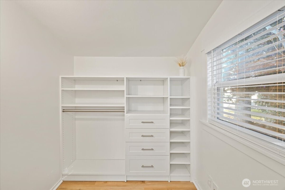 864 S 48th Street , Tacoma, WA 98408