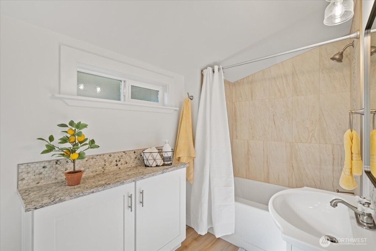 864 S 48th Street , Tacoma, WA 98408