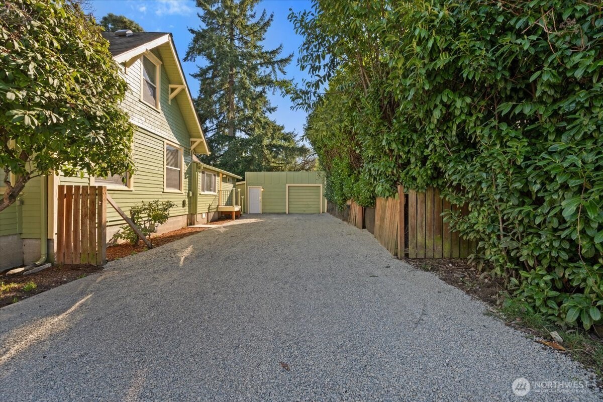 864 S 48th Street , Tacoma, WA 98408