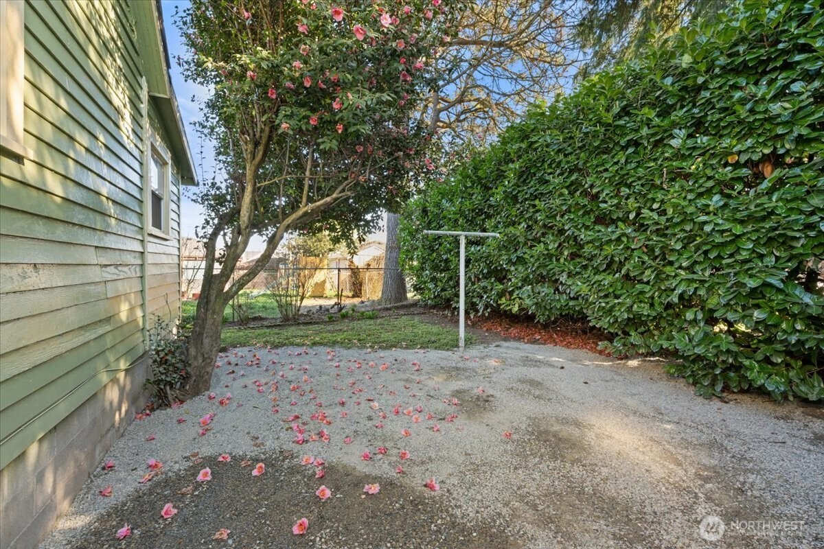 864 S 48th Street , Tacoma, WA 98408