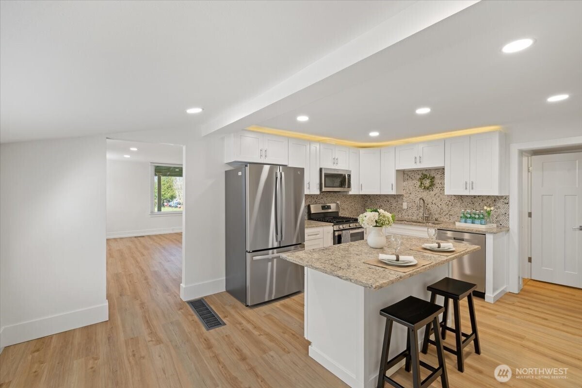 864 S 48th Street , Tacoma, WA 98408