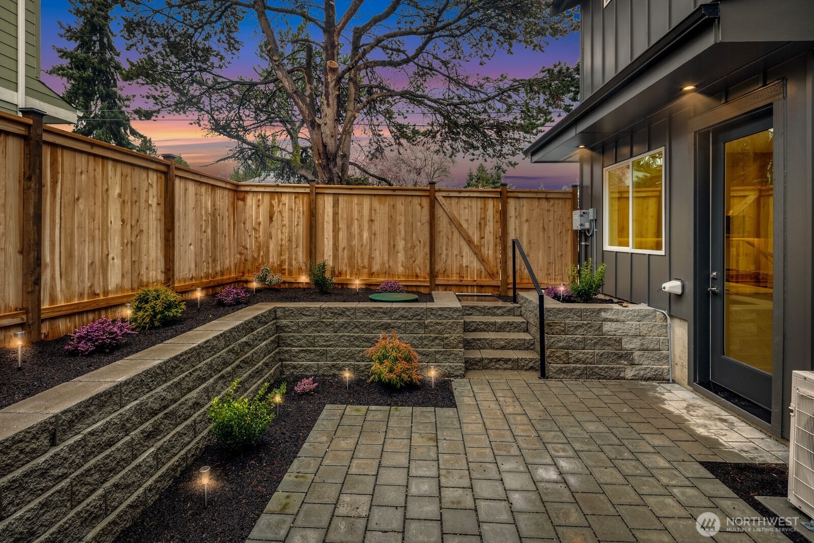 8841 Earl Avenue NW, Seattle, WA 98117