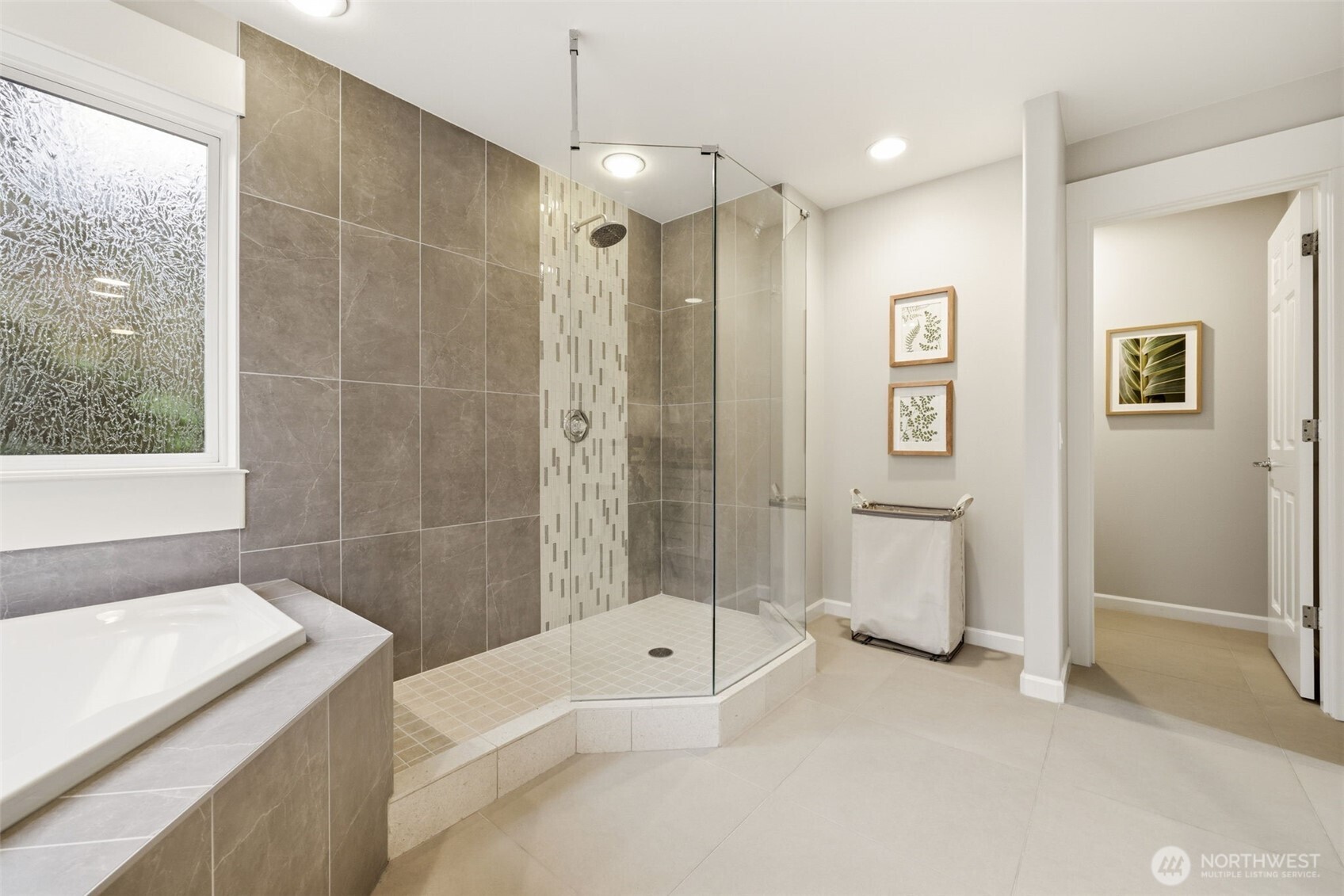 402 S Slater Street , Kirkland, WA 98033