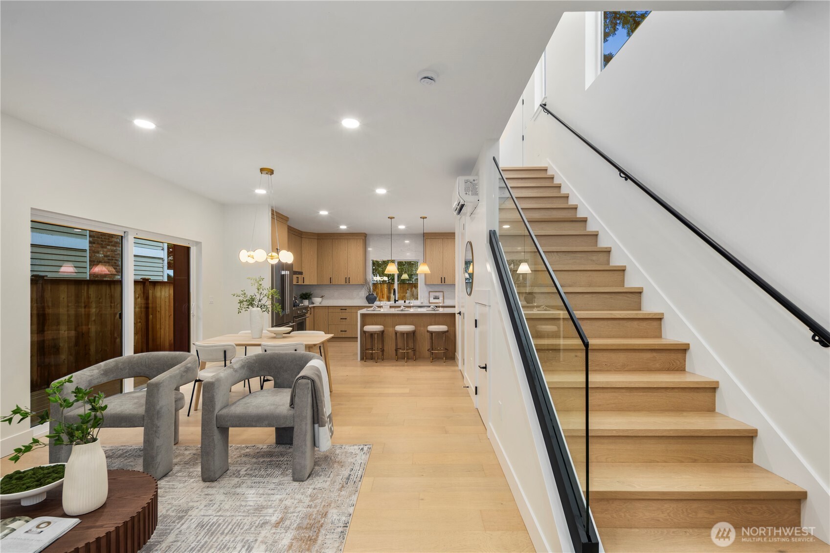 13009 NE 104th Place , Kirkland, WA 98033