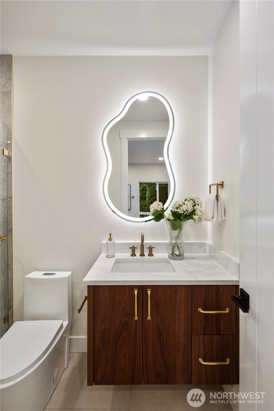 13009 NE 104th Place , Kirkland, WA 98033