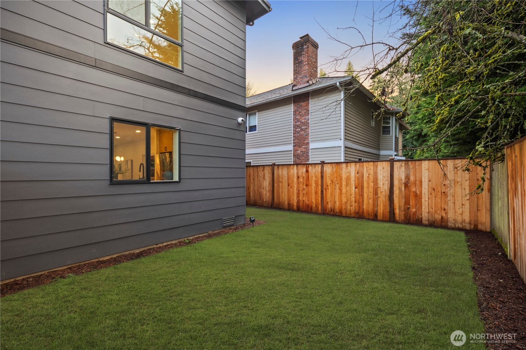 13009 NE 104th Place , Kirkland, WA 98033