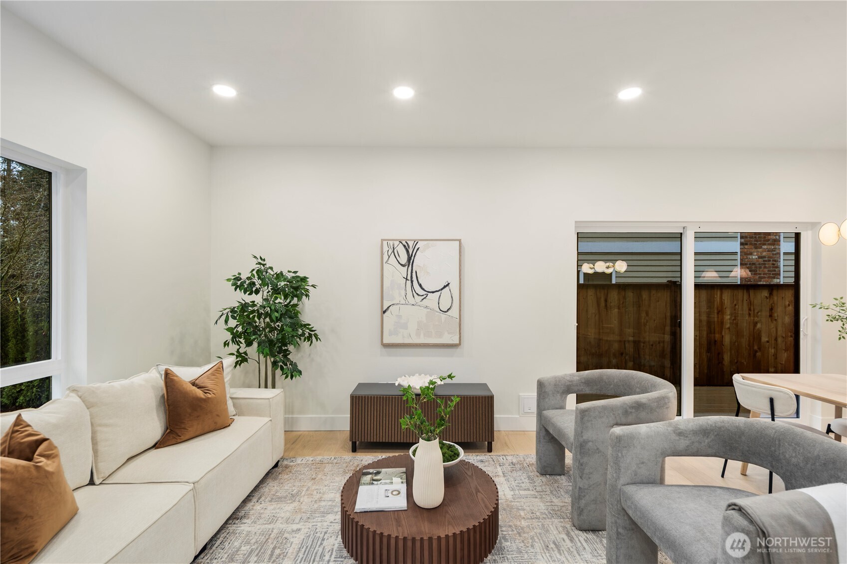 13009 NE 104th Place , Kirkland, WA 98033