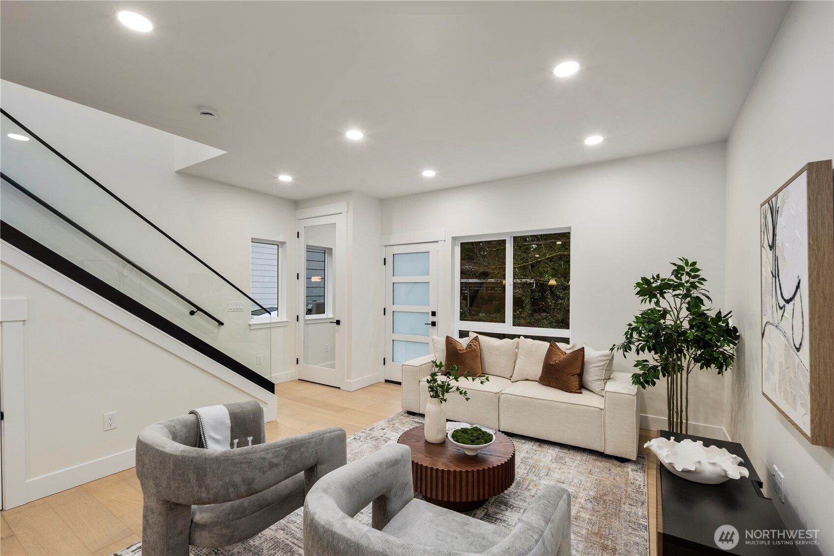 13009 NE 104th Place , Kirkland, WA 98033