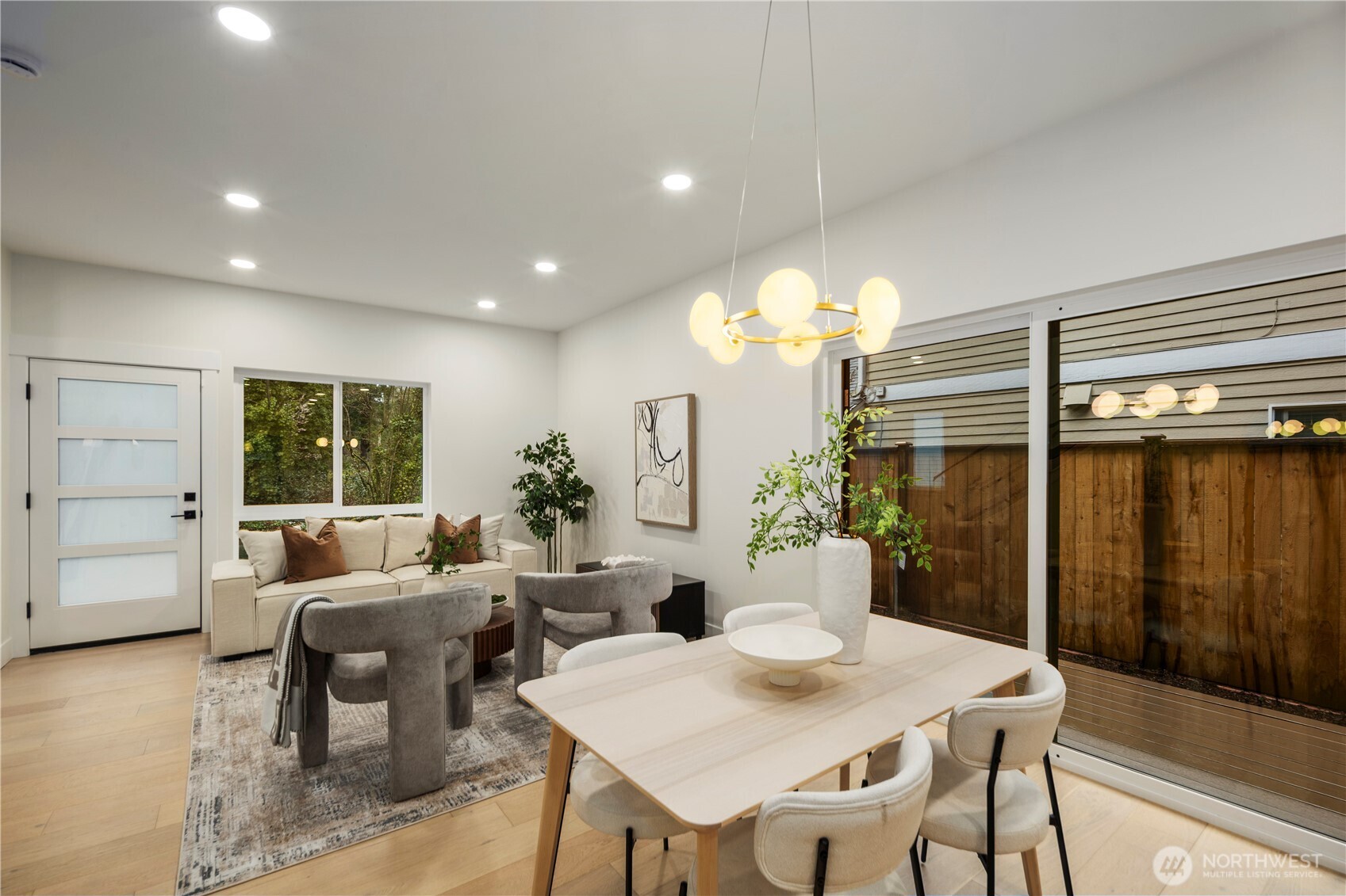 13009 NE 104th Place , Kirkland, WA 98033