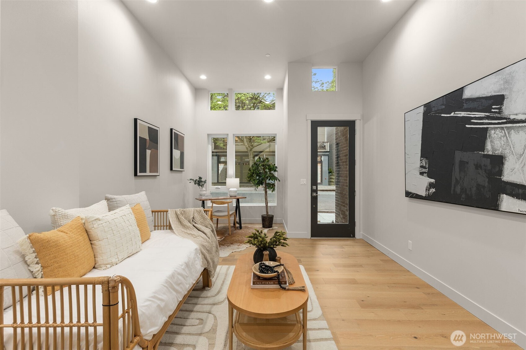 1104 B 34th Avenue , Seattle, WA 98122