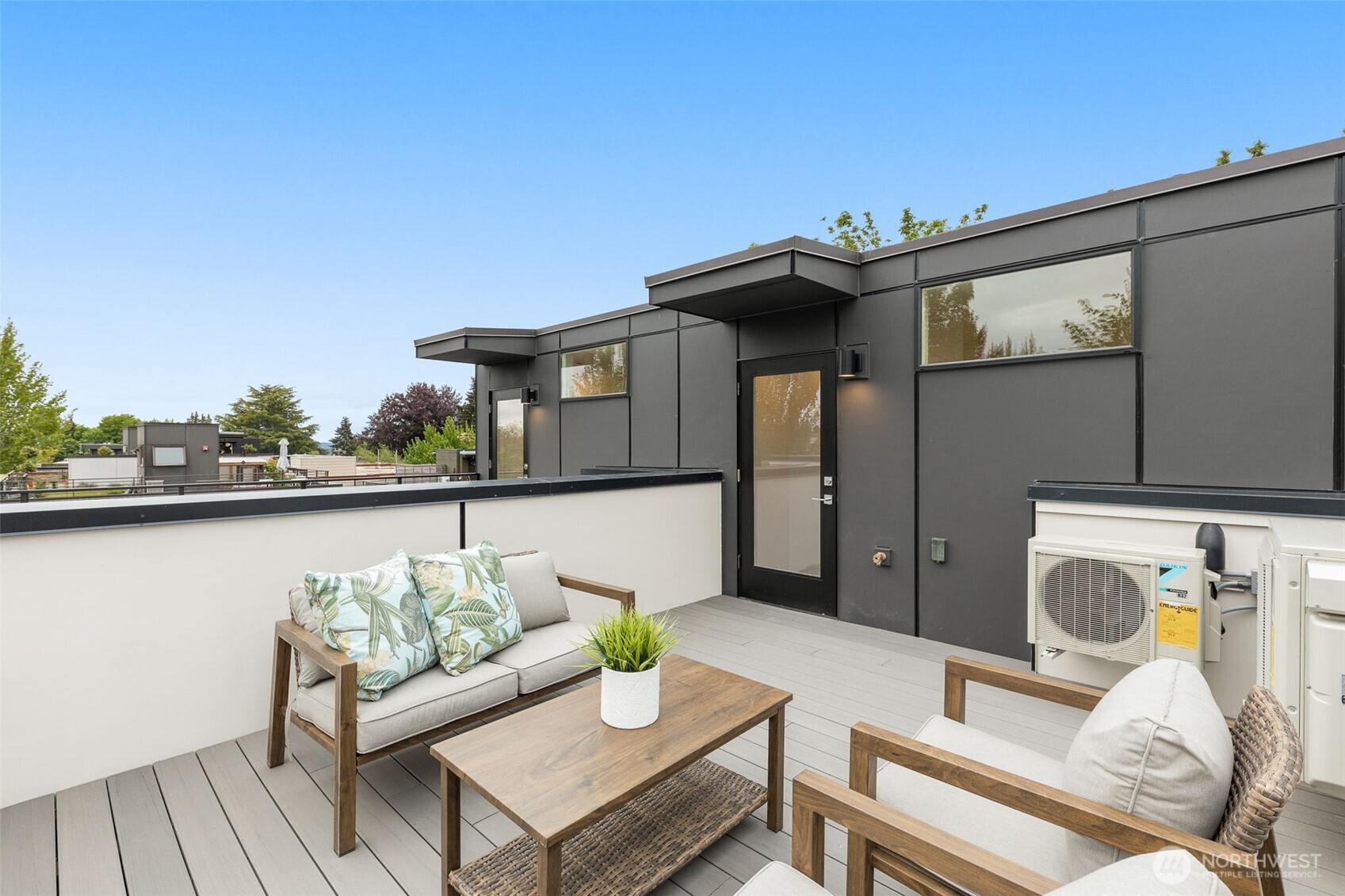 1104 B 34th Avenue , Seattle, WA 98122