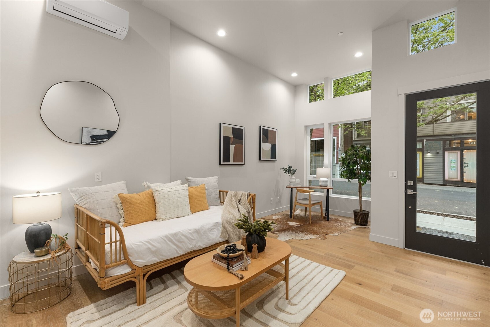 1104 B 34th Avenue , Seattle, WA 98122