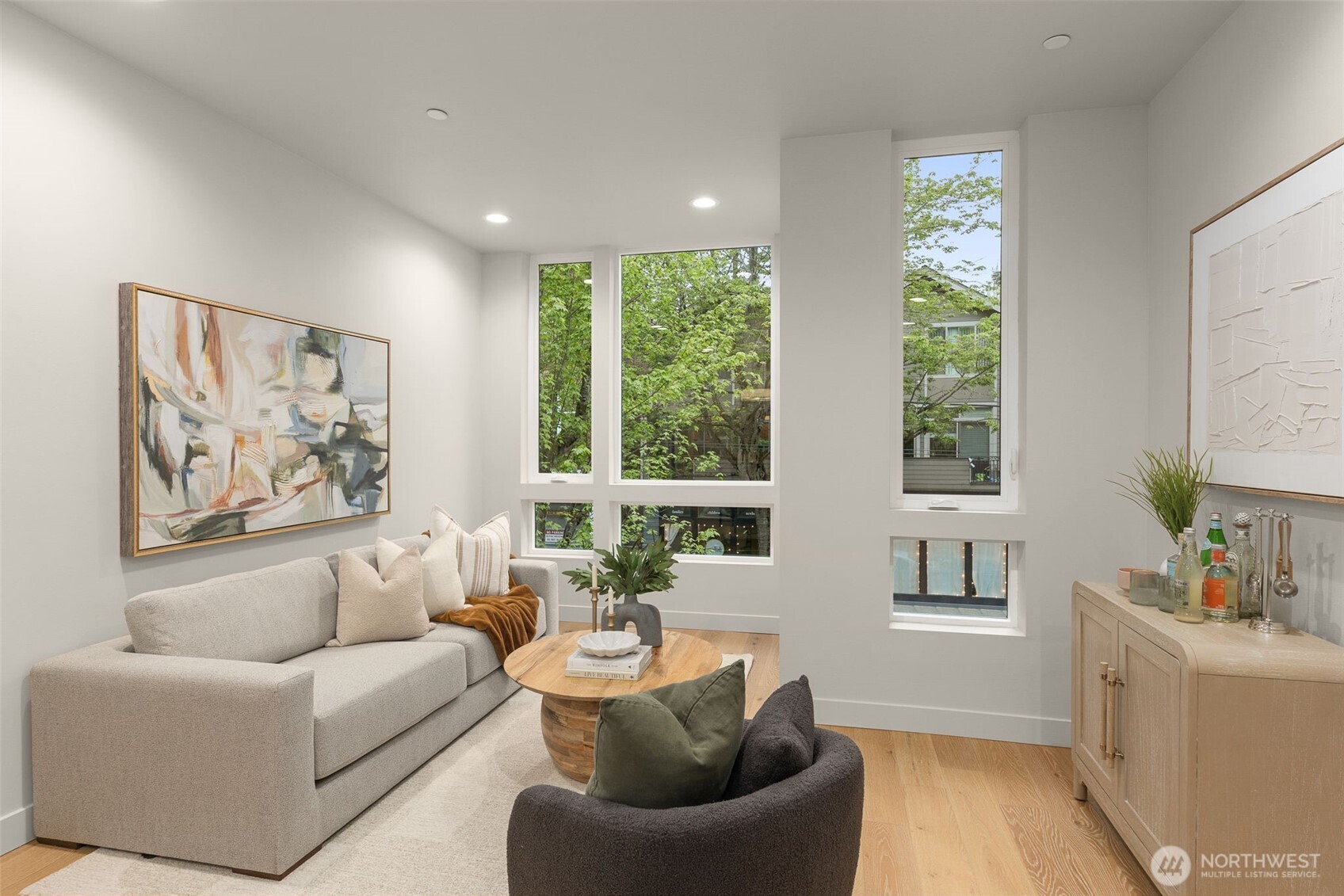 1104 B 34th Avenue , Seattle, WA 98122