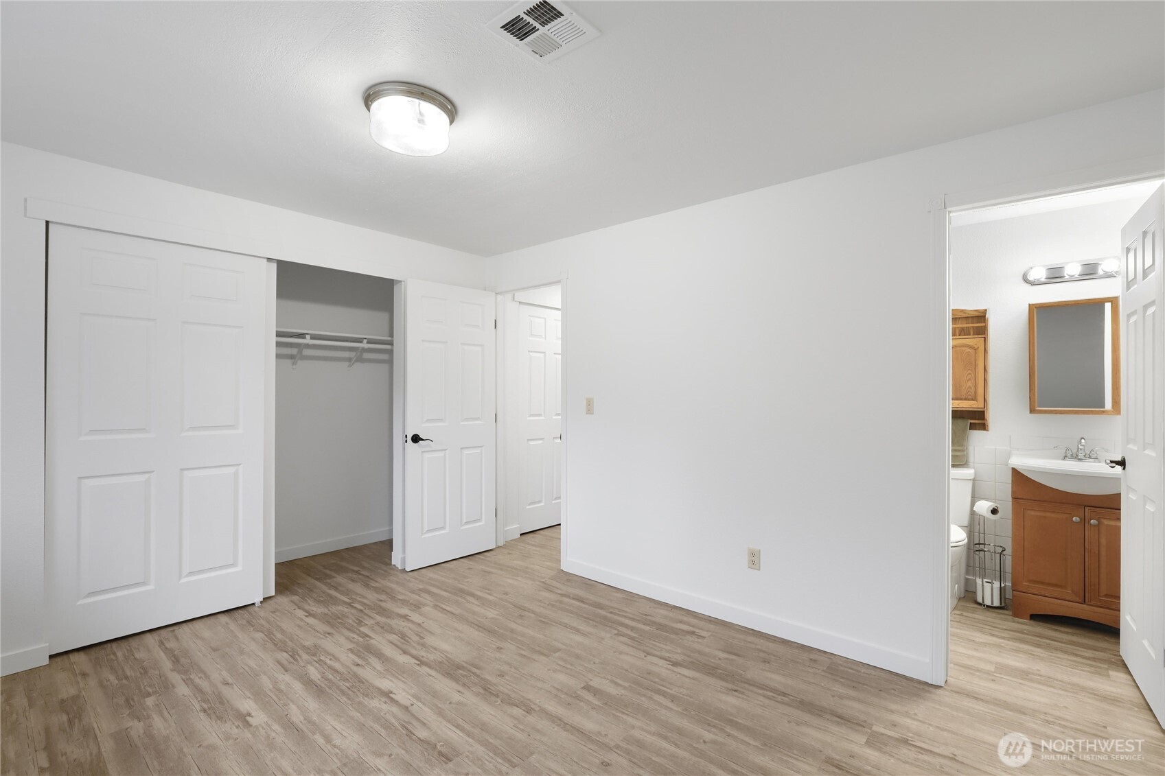 3380 NW Shadow Glen Boulevard , Silverdale, WA 98383