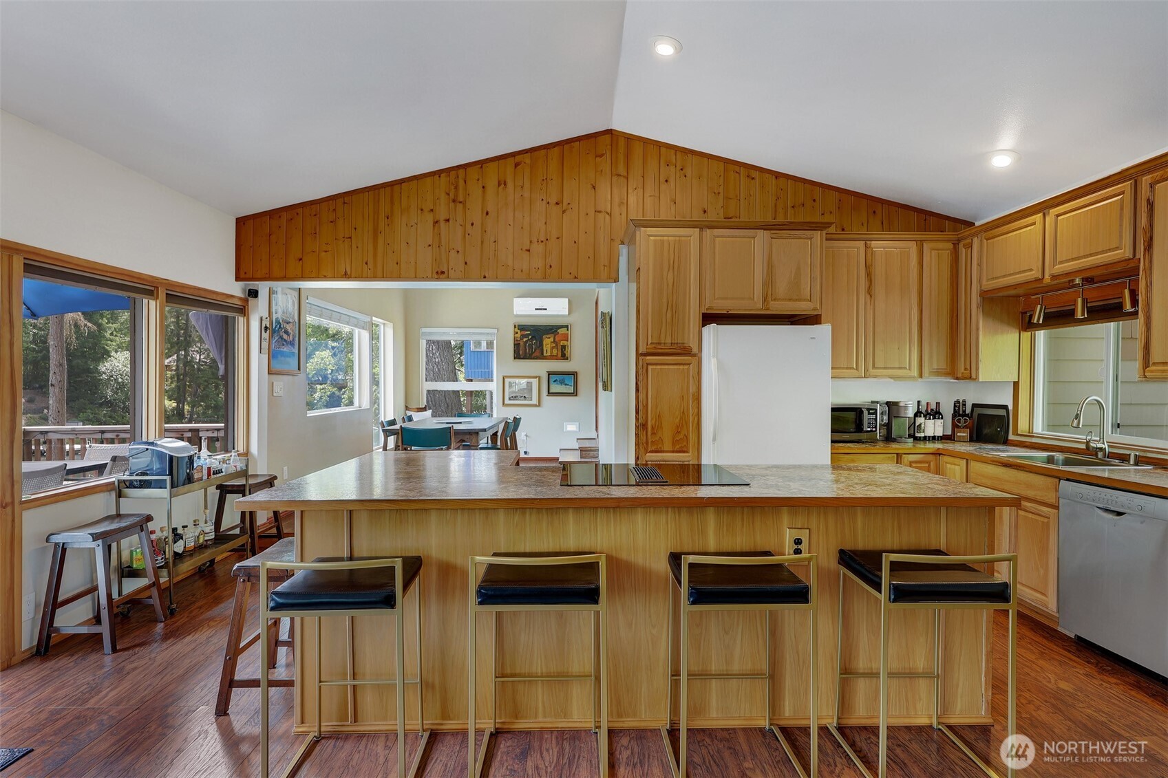 292 NE Lake Drive , Tahuya, WA 98588