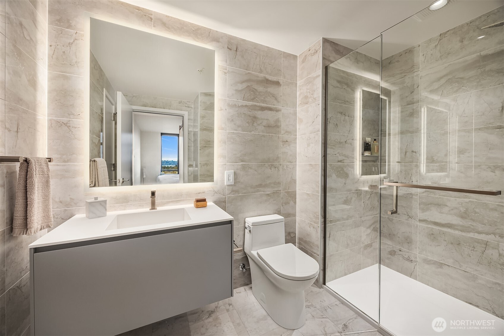 889 Avenue Square NE #1702, Bellevue, WA 98004