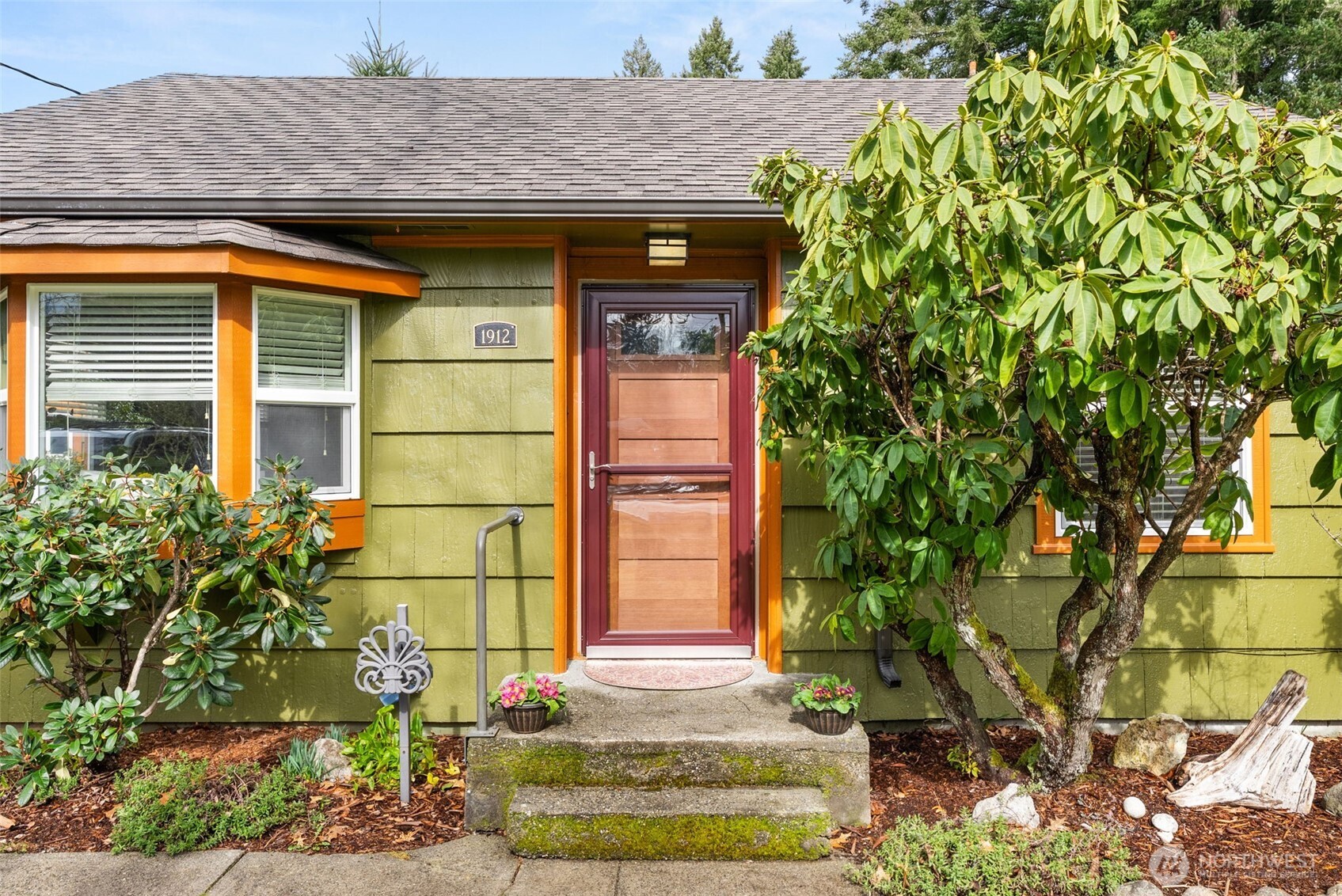 1912 Elliott Avenue NW, Olympia, WA 98502