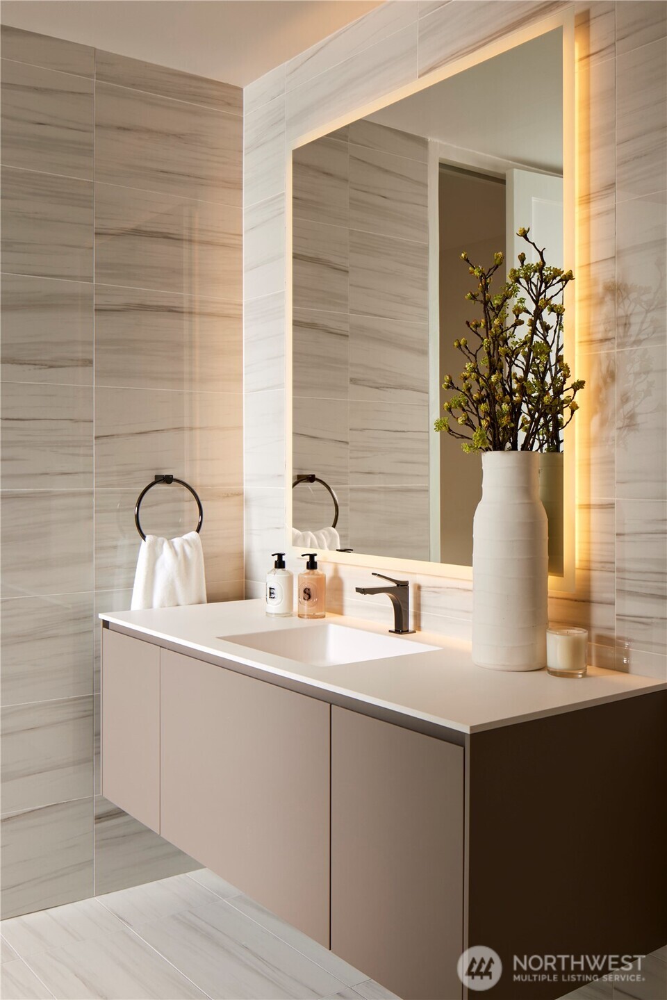 838 Avenue Square NE #1202, Bellevue, WA 98004