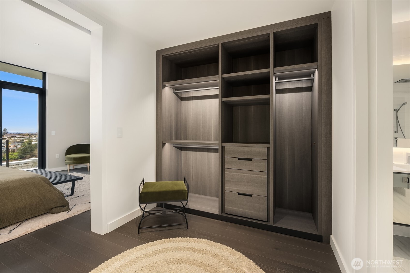 838 Avenue Square NE #1403, Bellevue, WA 98004