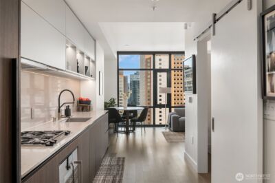 889 Avenue Square NE #708, Bellevue, WA 98004 - Photo 2