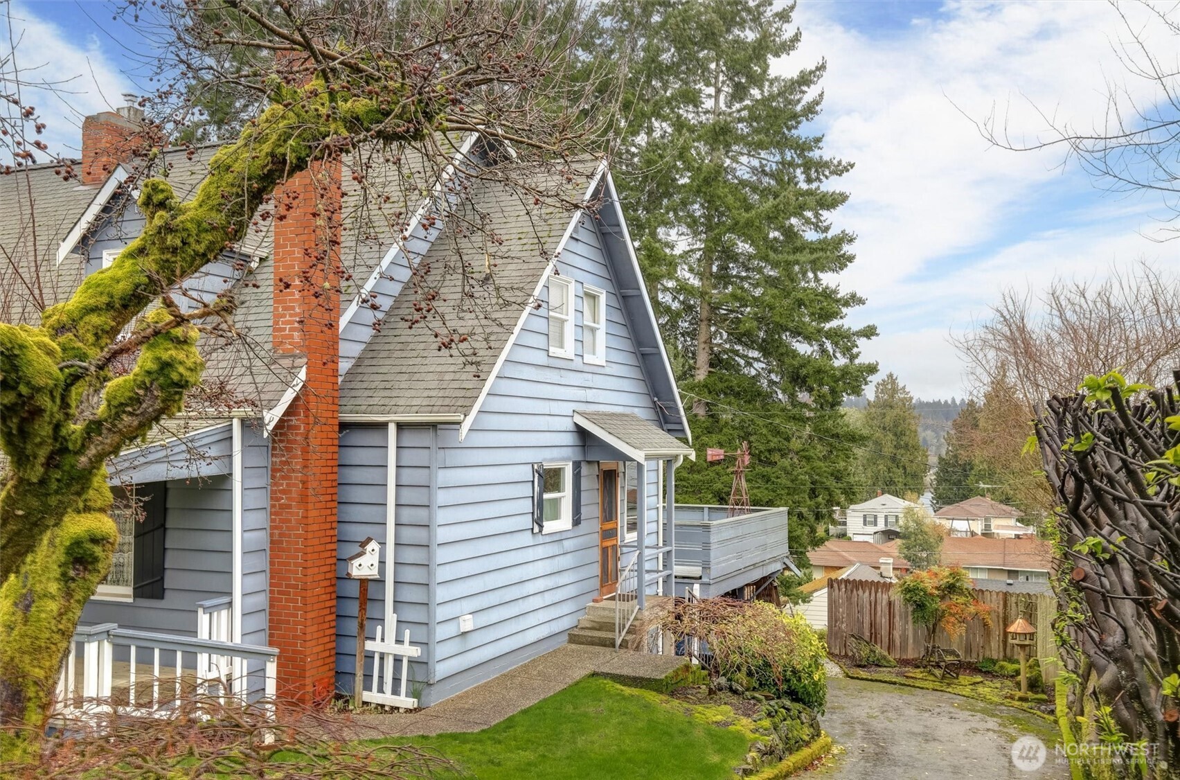 2536 N Lafayette Avenue , Bremerton, WA 98312