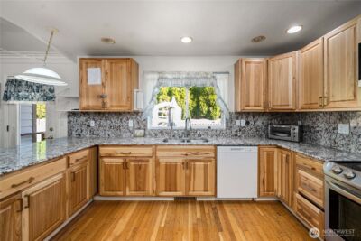 1233 S Geiger St , Tacoma, WA 98465-1522 - Photo 8