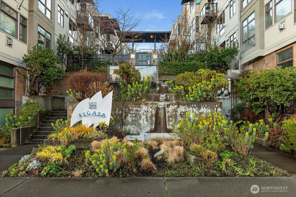 1760 N Northlake Way #521, Seattle, WA 98103