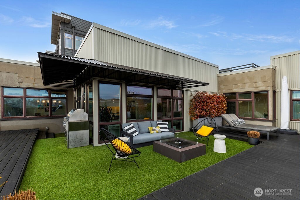 1760 N Northlake Way #521, Seattle, WA 98103