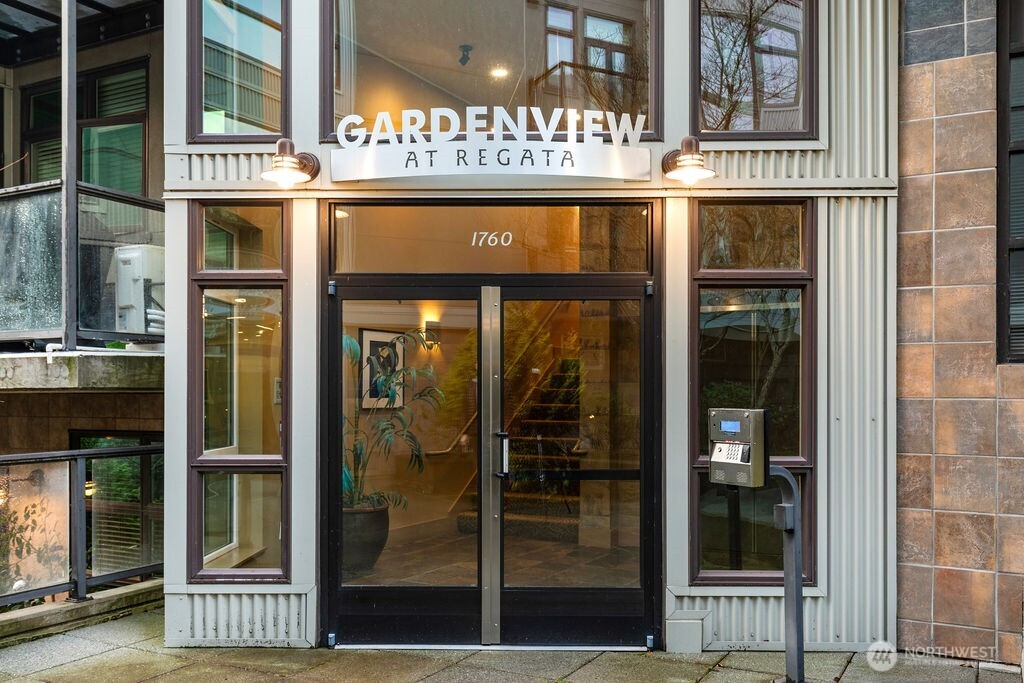 1760 N Northlake Way #521, Seattle, WA 98103