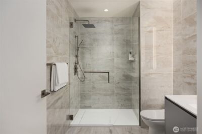 889 Avenue Square NE #311, Bellevue, WA 98004 - Photo 12