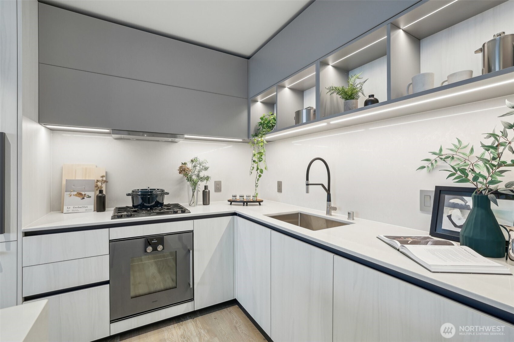 889 Avenue Square NE #703, Bellevue, WA 98004