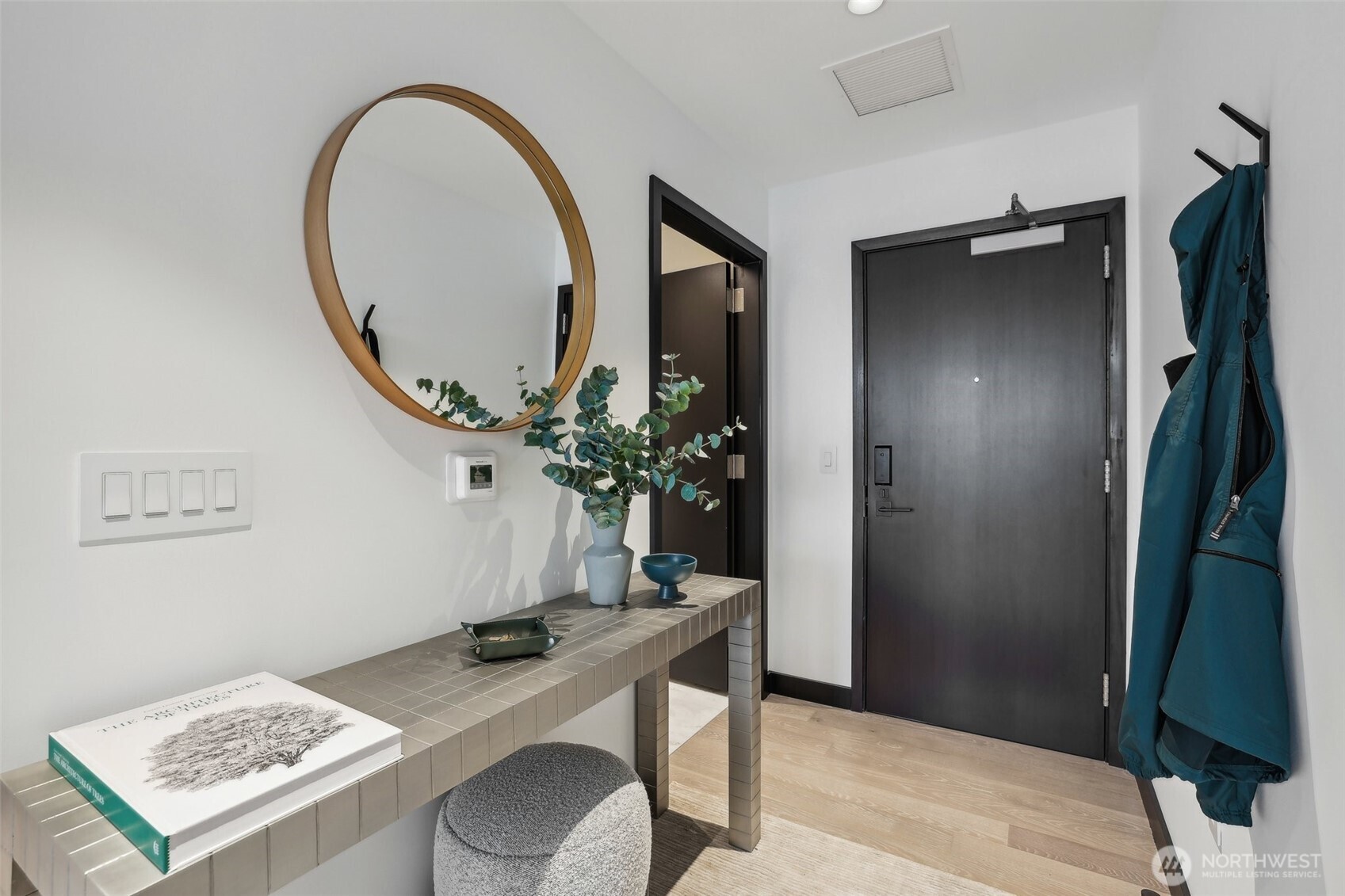 889 Avenue Square NE #703, Bellevue, WA 98004