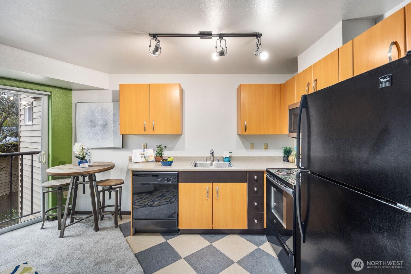 4020 Aurora Avenue N #204, Seattle, WA 98103-7880