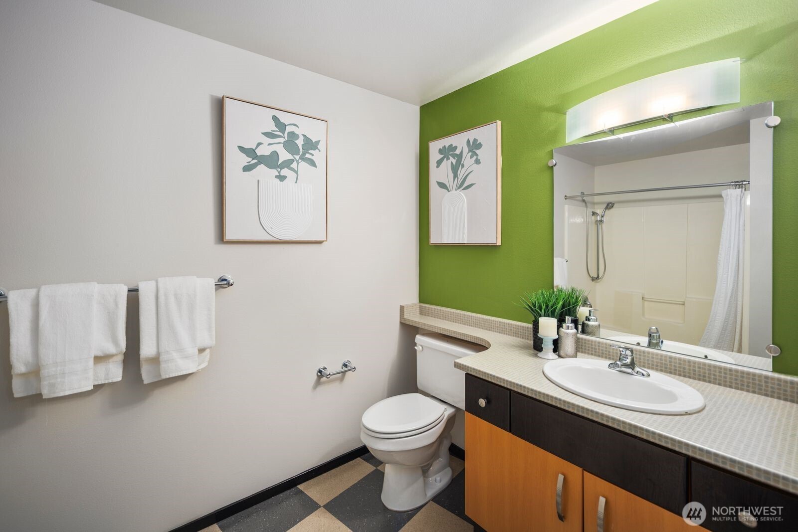 4020 Aurora Avenue N #204, Seattle, WA 98103-7880