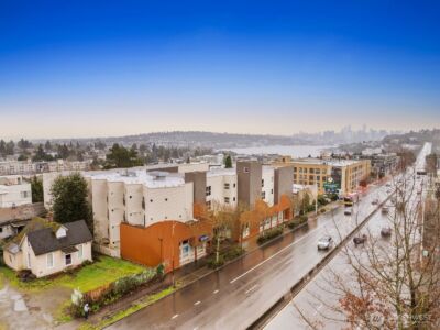 4020 Aurora Avenue N #204, Seattle, WA 98103-7880 - Photo 24