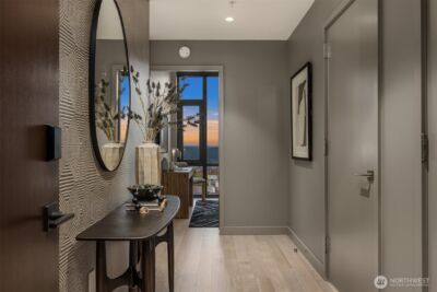 889 Avenue Square NE #1410, Bellevue, WA 98004 - Photo 2