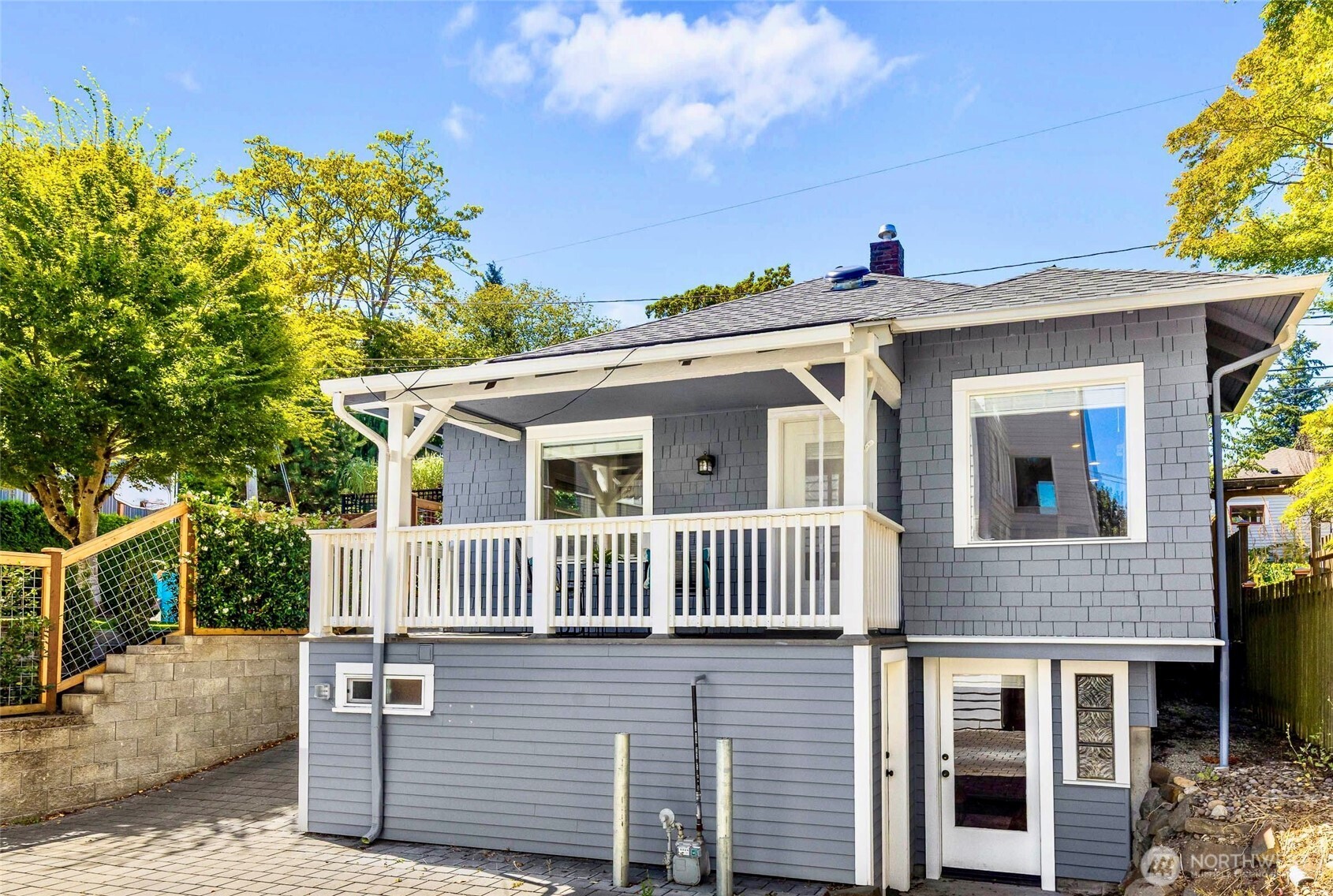 2423 3rd Avenue W, Seattle, WA 98119