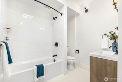 2423 3rd Avenue W, Seattle, WA 98119 - Photo 16