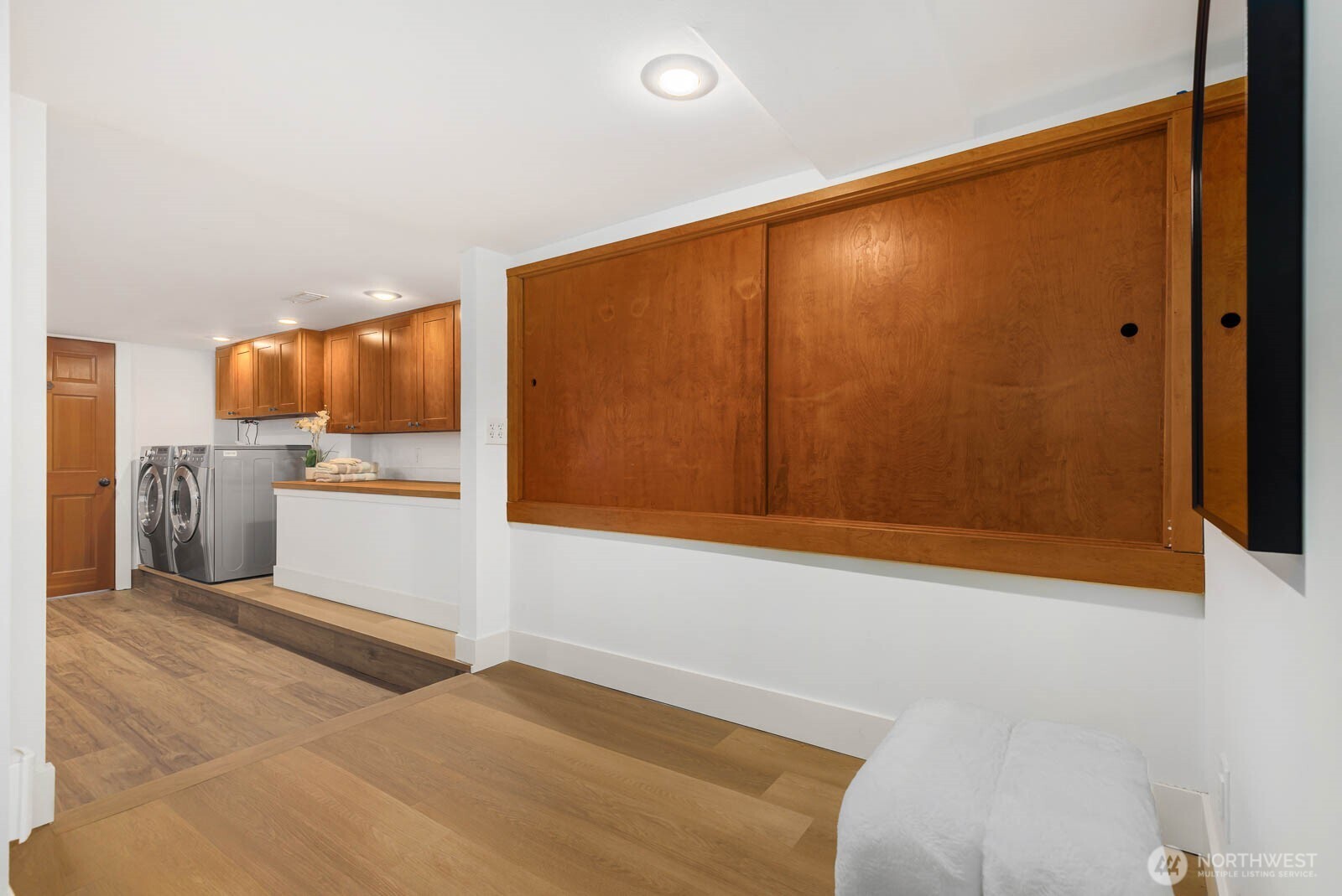 2423 3rd Avenue W, Seattle, WA 98119