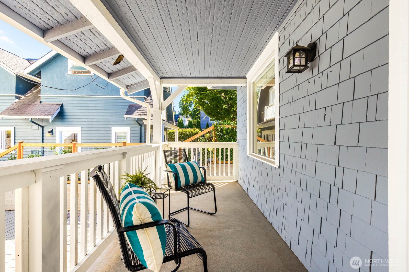 2423 3rd Avenue W, Seattle, WA 98119