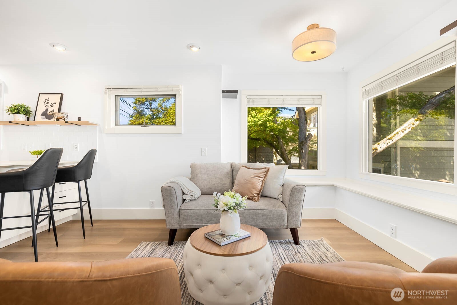 2423 3rd Avenue W, Seattle, WA 98119